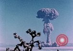 Standbild Fiezeau Nuclear Test Nye County Nevada USA, 1957, aus Sekunde 61 historischem Filmmaterial Videoclip 65675046805