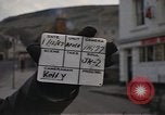 Standbild US-Segler auf Liberty converse mit einer Engländerin Portland England, 1967, aus Sekunde 4 historischem Filmmaterial Videoclip 65675046806