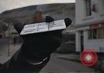 Standbild US-Segler auf Liberty converse mit einer Engländerin Portland England, 1967, aus Sekunde 9 historischem Filmmaterial Videoclip 65675046806