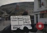 Standbild US-Segler auf Liberty converse mit einer Engländerin Portland England, 1967, aus Sekunde 17 historischem Filmmaterial Videoclip 65675046806