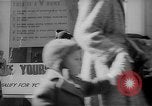 Immagine di Vittoria Home Muncie Indiana USA, 1942, secondo 26 filmato di repertorio 65675046815