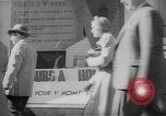 Immagine di Vittoria Home Muncie Indiana USA, 1942, secondo 36 filmato di repertorio 65675046815