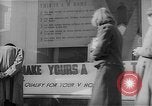 Immagine di Vittoria Home Muncie Indiana USA, 1942, secondo 50 filmato di repertorio 65675046815