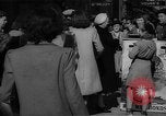Standbild Krieg Briefmarken und Anleihen Muncie Indiana USA, 1942, aus Sekunde 6 historischem Filmmaterial Videoclip 65675046816