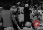 Standbild Krieg Briefmarken und Anleihen Muncie Indiana USA, 1942, aus Sekunde 7 historischem Filmmaterial Videoclip 65675046816