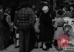 Standbild Krieg Briefmarken und Anleihen Muncie Indiana USA, 1942, aus Sekunde 16 historischem Filmmaterial Videoclip 65675046816