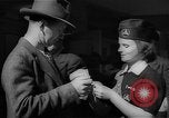 Standbild Krieg Briefmarken und Anleihen Muncie Indiana USA, 1942, aus Sekunde 58 historischem Filmmaterial Videoclip 65675046816