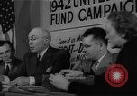 Image timbre de guerre vente Muncie Indiana USA, 1942, de la seconde 57 séquences d'archives historiques vidéo 65675046819