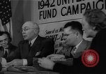 Image timbre de guerre vente Muncie Indiana USA, 1942, de la seconde 58 séquences d'archives historiques vidéo 65675046819