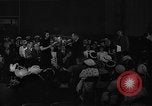 Immagine di La trasmissione radio United States USA, 1945, secondo 51 filmato di repertorio 65675046826