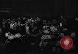 Immagine di La trasmissione radio United States USA, 1945, secondo 55 filmato di repertorio 65675046826