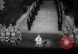 Standbild japanischen spielen Takarazuka Japan, 1938, aus Sekunde 20 historischem Filmmaterial Videoclip 65675046845