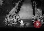 Standbild japanischen spielen Takarazuka Japan, 1938, aus Sekunde 30 historischem Filmmaterial Videoclip 65675046845