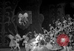 Standbild japanischen spielen Takarazuka Japan, 1938, aus Sekunde 33 historischem Filmmaterial Videoclip 65675046845