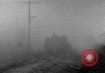 Standbild Truppen eingeben Carigara Philippinen, 1945, aus Sekunde 11 historischem Filmmaterial Videoclip 65675046852