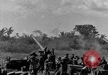 Standbild Truppen eingeben Carigara Philippinen, 1945, aus Sekunde 28 historischem Filmmaterial Videoclip 65675046852