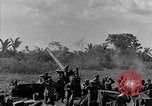 Standbild Truppen eingeben Carigara Philippinen, 1945, aus Sekunde 29 historischem Filmmaterial Videoclip 65675046852