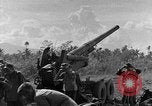 Standbild Truppen eingeben Carigara Philippinen, 1945, aus Sekunde 32 historischem Filmmaterial Videoclip 65675046852