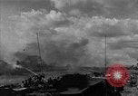 Standbild Truppen eingeben Carigara Philippinen, 1945, aus Sekunde 40 historischem Filmmaterial Videoclip 65675046852