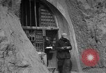 Immagine di Gli uomini lo studio Provincia di Shaanxi Cina, 1939, secondo 1 filmato di repertorio 65675046861