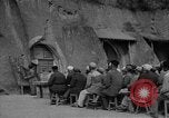 Immagine di Gli uomini lo studio Provincia di Shaanxi Cina, 1939, secondo 10 filmato di repertorio 65675046861