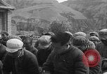 Immagine di Gli uomini lo studio Provincia di Shaanxi Cina, 1939, secondo 18 filmato di repertorio 65675046861