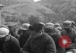 Immagine di Gli uomini lo studio Provincia di Shaanxi Cina, 1939, secondo 19 filmato di repertorio 65675046861