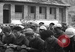 Immagine di Gli uomini lo studio Provincia di Shaanxi Cina, 1939, secondo 35 filmato di repertorio 65675046861