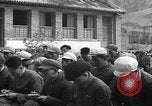 Immagine di Gli uomini lo studio Provincia di Shaanxi Cina, 1939, secondo 36 filmato di repertorio 65675046861
