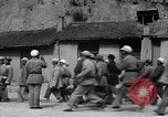 Immagine di Gli uomini lo studio Provincia di Shaanxi Cina, 1939, secondo 46 filmato di repertorio 65675046861