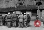 Immagine di Gli uomini lo studio Provincia di Shaanxi Cina, 1939, secondo 47 filmato di repertorio 65675046861