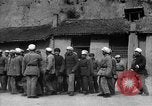 Immagine di Gli uomini lo studio Provincia di Shaanxi Cina, 1939, secondo 48 filmato di repertorio 65675046861