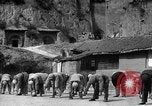 Immagine di Gli uomini lo studio Provincia di Shaanxi Cina, 1939, secondo 53 filmato di repertorio 65675046861