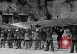 Immagine di Gli uomini lo studio Provincia di Shaanxi Cina, 1939, secondo 57 filmato di repertorio 65675046861