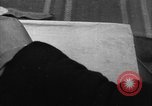 Immagine di i civili cinesi esprimono il loro voto Cina, 1944, secondo 45 filmato di repertorio 65675046863
