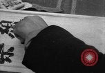 Immagine di i civili cinesi esprimono il loro voto Cina, 1944, secondo 46 filmato di repertorio 65675046863