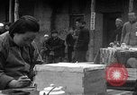 Immagine di i civili cinesi esprimono il loro voto Cina, 1944, secondo 48 filmato di repertorio 65675046863