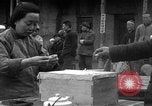 Immagine di i civili cinesi esprimono il loro voto Cina, 1944, secondo 53 filmato di repertorio 65675046863