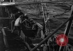 Immagine di Boston dei pescherecci da traino con buttafuori HEKLA Massachusetts United States USA, 1935, secondo 4 filmato di repertorio 65675046867