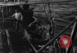 Immagine di Boston dei pescherecci da traino con buttafuori HEKLA Massachusetts United States USA, 1935, secondo 21 filmato di repertorio 65675046867
