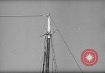 Standbild Fischerei smack setzt Segel Gloucester Massachusetts USA, 1935, aus Sekunde 4 historischem Filmmaterial Videoclip 65675046869