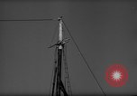 Standbild Fischerei smack setzt Segel Gloucester Massachusetts USA, 1935, aus Sekunde 6 historischem Filmmaterial Videoclip 65675046869