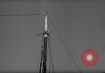Standbild Fischerei smack setzt Segel Gloucester Massachusetts USA, 1935, aus Sekunde 9 historischem Filmmaterial Videoclip 65675046869