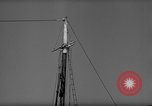 Standbild Fischerei smack setzt Segel Gloucester Massachusetts USA, 1935, aus Sekunde 11 historischem Filmmaterial Videoclip 65675046869