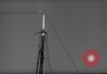 Standbild Fischerei smack setzt Segel Gloucester Massachusetts USA, 1935, aus Sekunde 14 historischem Filmmaterial Videoclip 65675046869