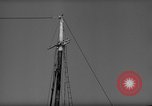 Standbild Fischerei smack setzt Segel Gloucester Massachusetts USA, 1935, aus Sekunde 15 historischem Filmmaterial Videoclip 65675046869