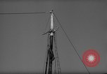 Standbild Fischerei smack setzt Segel Gloucester Massachusetts USA, 1935, aus Sekunde 19 historischem Filmmaterial Videoclip 65675046869