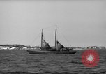Standbild Fischerei smack setzt Segel Gloucester Massachusetts USA, 1935, aus Sekunde 38 historischem Filmmaterial Videoclip 65675046869