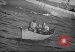 Standbild Fischer Zeile a Dory Massachusetts United States USA, 1935, aus Sekunde 61 historischem Filmmaterial Videoclip 65675046870