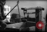 Standbild Fischern Fänge gewogen Gloucester Massachusetts USA, 1935, aus Sekunde 18 historischem Filmmaterial Videoclip 65675046872